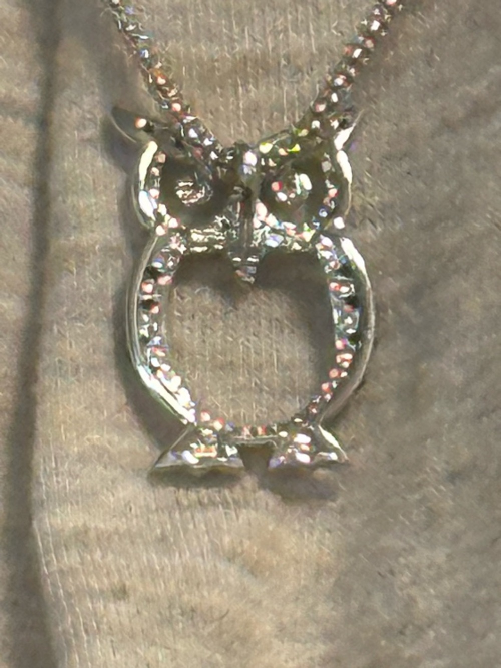 Black diamond and white diamond owl with chain. - Picture 2 of 3